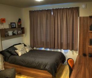 5 bedroom private hall to rent - Photo 1