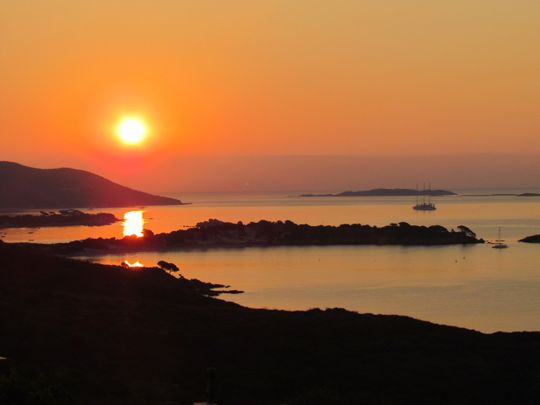 SUPERBE VILLA AVEC PISCINE A DEBORDEMENT POUR VOS VACANCES - Photo 1