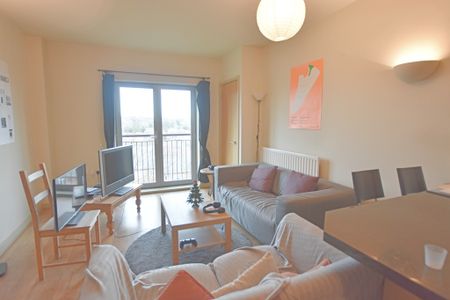 2 Bedroom Apartment - Photo 2