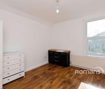 Alexandra Road, Aldershot, Hampshire, GU11 - Photo 3