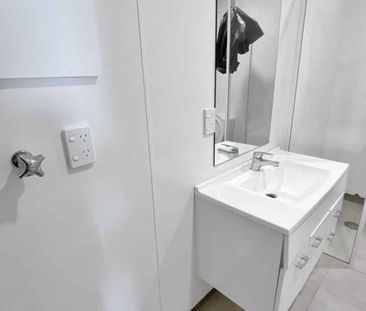 CITY CENTRE - 3 BEDROOMS - Photo 5