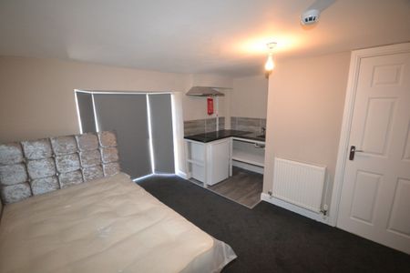 6 bed End Terraced House for Rent - Photo 4