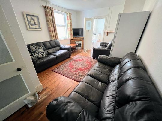 8 bedroom terraced house to rent - Photo 1