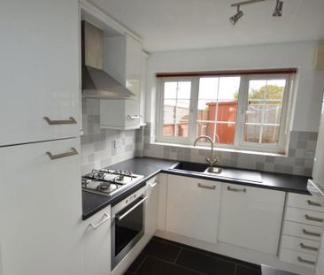 2 bedroom semi-detached house to rent - Photo 3