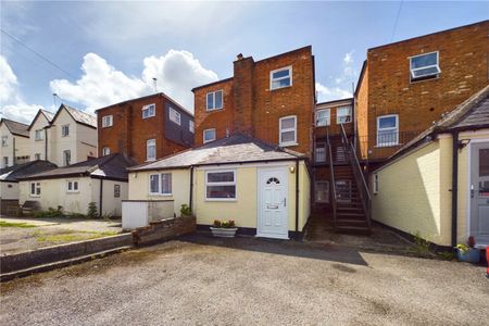 Craven Road, Newbury, Berkshire, RG14 - Photo 2