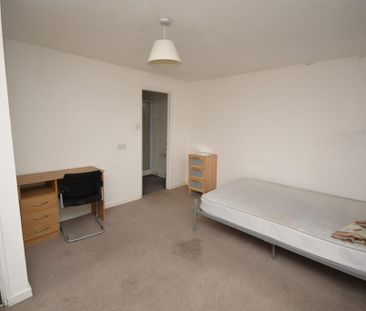 4 bedroom house to rent - Photo 3