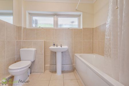 2 Bedroom - Photo 3