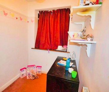 4 bedroom terraced house to rent - Photo 3