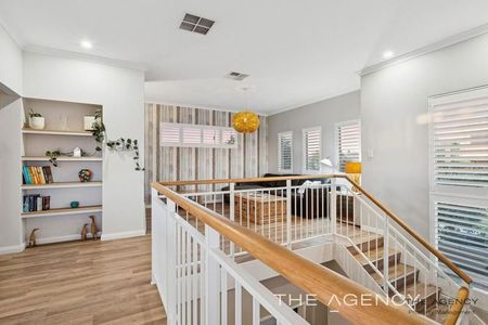 Coastal Charm Meets Modern Luxury - Photo 5