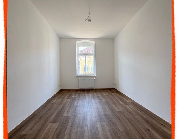 2-Zimmer-Wohnung, NEU RENOVIERT, zu vermieten! Garage bzw. PKW-Stellplatz im Hof möglich - Foto 1