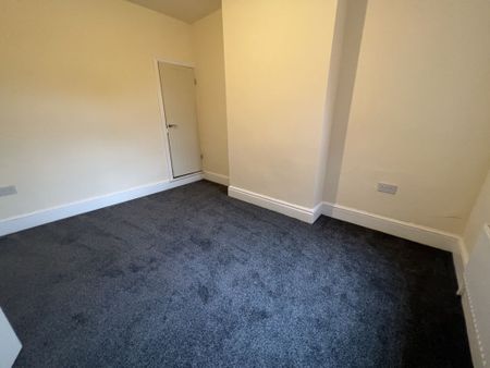 3 Bedroom Terraced - Photo 4