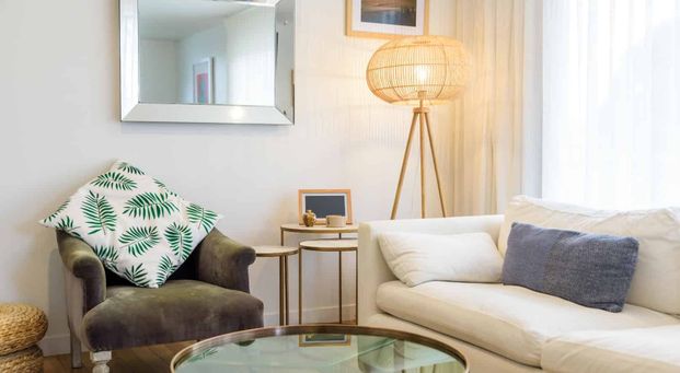 Warm character meets modern comfort on Robinson Street - Photo 1