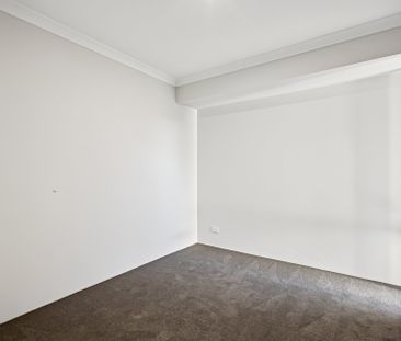 Modern Appeal in a Serene Setting. - Photo 1