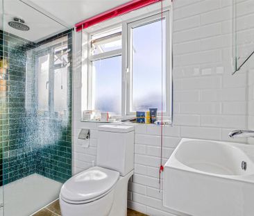 3 bedroom terraced house to rent - Photo 5