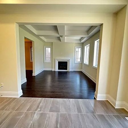 14 CINQUEFOIL Street #3 - Photo 1