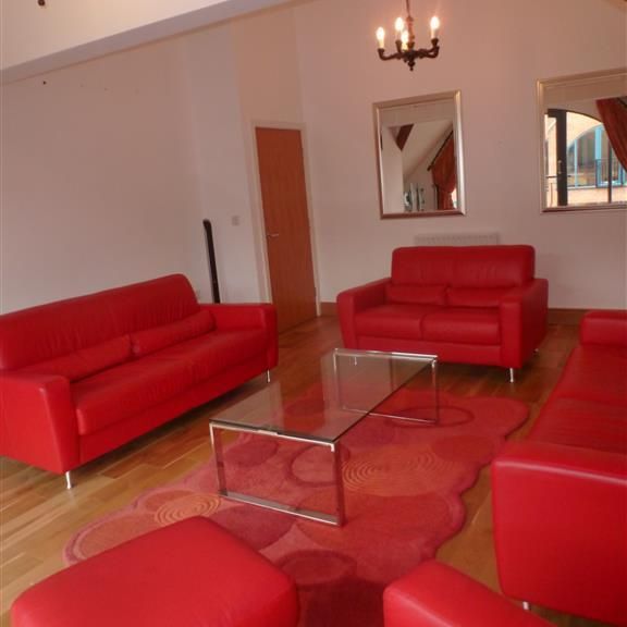 4 bedroom townhouse to rent - Photo 1