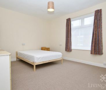 4 bedroom terraced house to rent - Photo 3