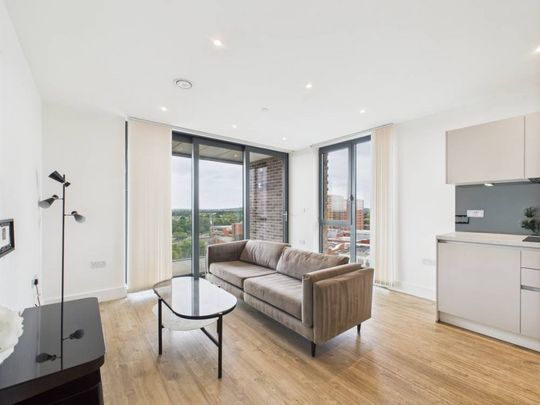 High Street, Staines-upon-Thames, Surrey,TW18 - Photo 1