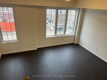 Condo Townhouse For Lease | E8129762 - Photo 2