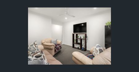 Well Presented Lowset Brick Home in Convenient Lawnton Location - Photo 4