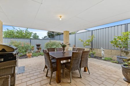 Spacious home in Baldivis Central. - Photo 3