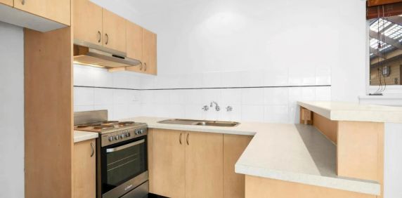 A piece of Portofino in the heart of Elwood! - Photo 2