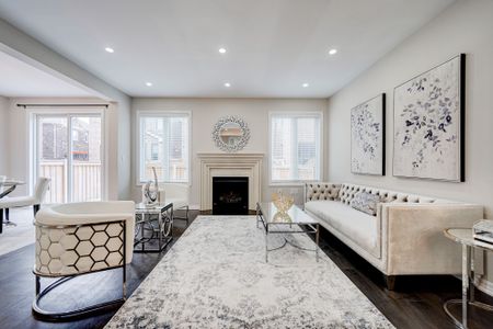 For Lease - 385 Dahlia Trail, Oakville, Ontario - Photo 2