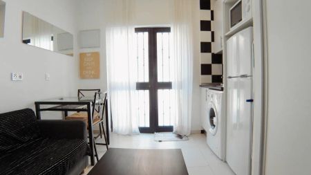 Studio for rent in Pradolongo, perfect for professionals or students - Photo 2