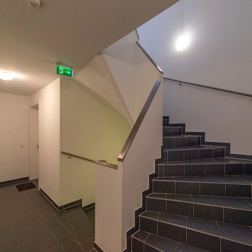 *** Dachgeschoßgenießer aufgepasst *** 4 Zimmer zentral begehbar in der Zieglergasse 50 *** - ab 01.08.! - Photo 1