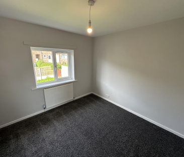 2 bedroom end of terrace house to rent - Photo 2