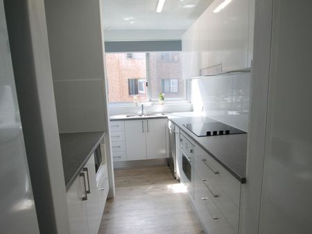 Furnished apartment, 450m to Bar Beach - Photo 4