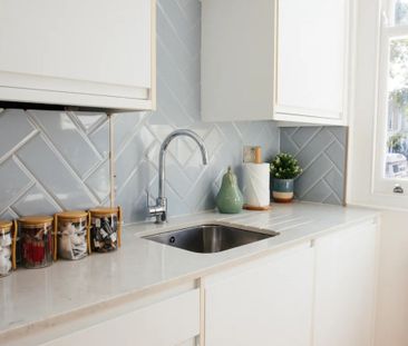 Room in a Shared Flat, Lincoln Avenue, SW19 - Photo 3