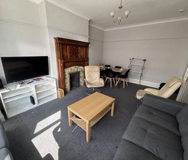 58 Estcourt Avenue, Leeds, LS6 3ET - Photo 2