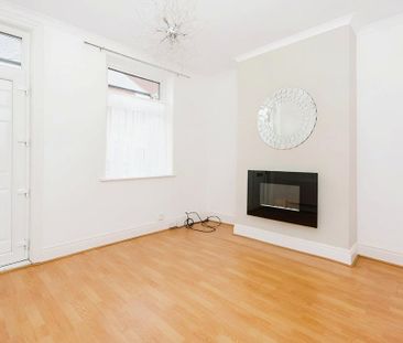 2 bedroom end of terrace house to rent - Photo 1