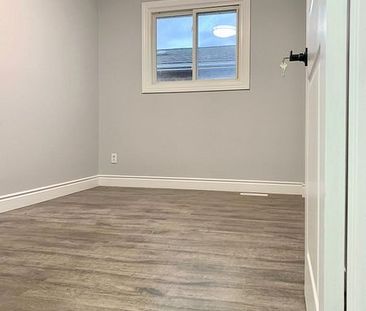 For Lease - 2638 Sherhill Drive, Mississauga, Ontario - Photo 2