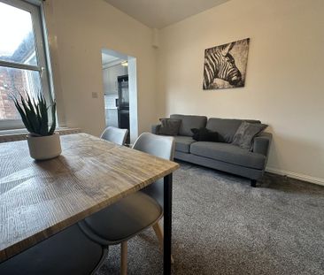 3 bedroom terraced house to rent - Photo 2