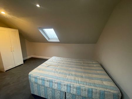 3 Bed Flat, Dorothy Road, SW11 - Photo 5