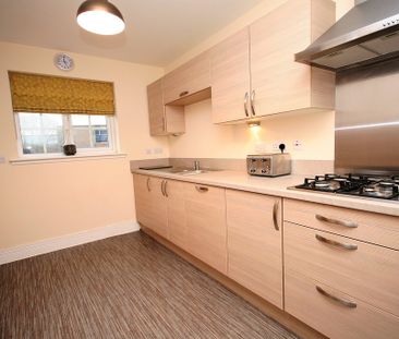 Knightswood Rd, Modern 2 Bedroom Furnished Apartment – Available 13... - Photo 6