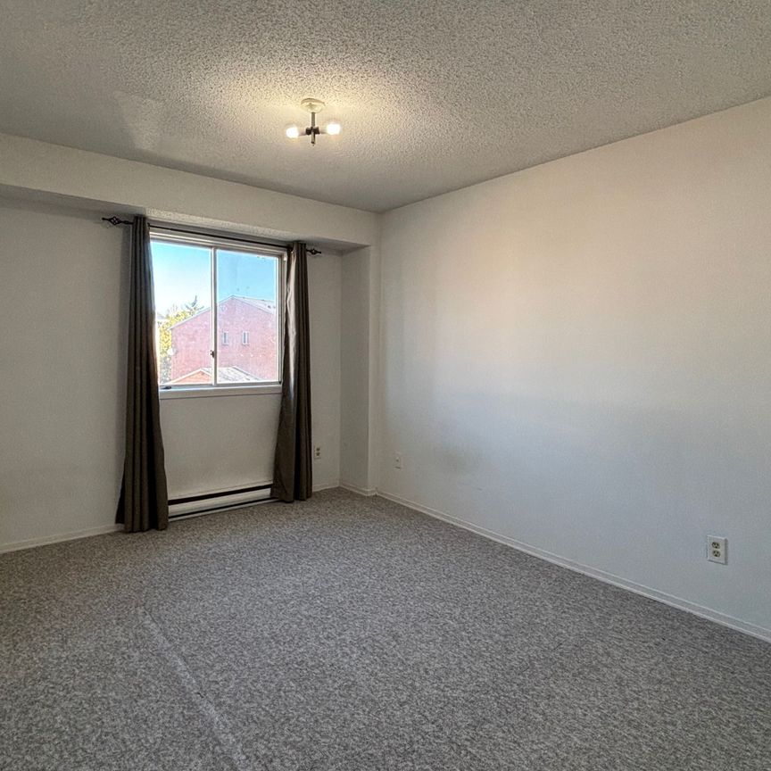 For Lease - 1096 Jalna Boulevard Unit# 141, London South, Ontario - Photo 1