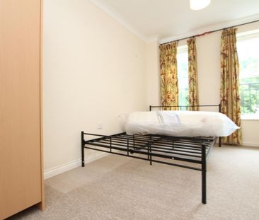 6 bedroom terraced house to rent - Photo 2