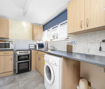 Philpot Square, London, SW6 - Photo 5