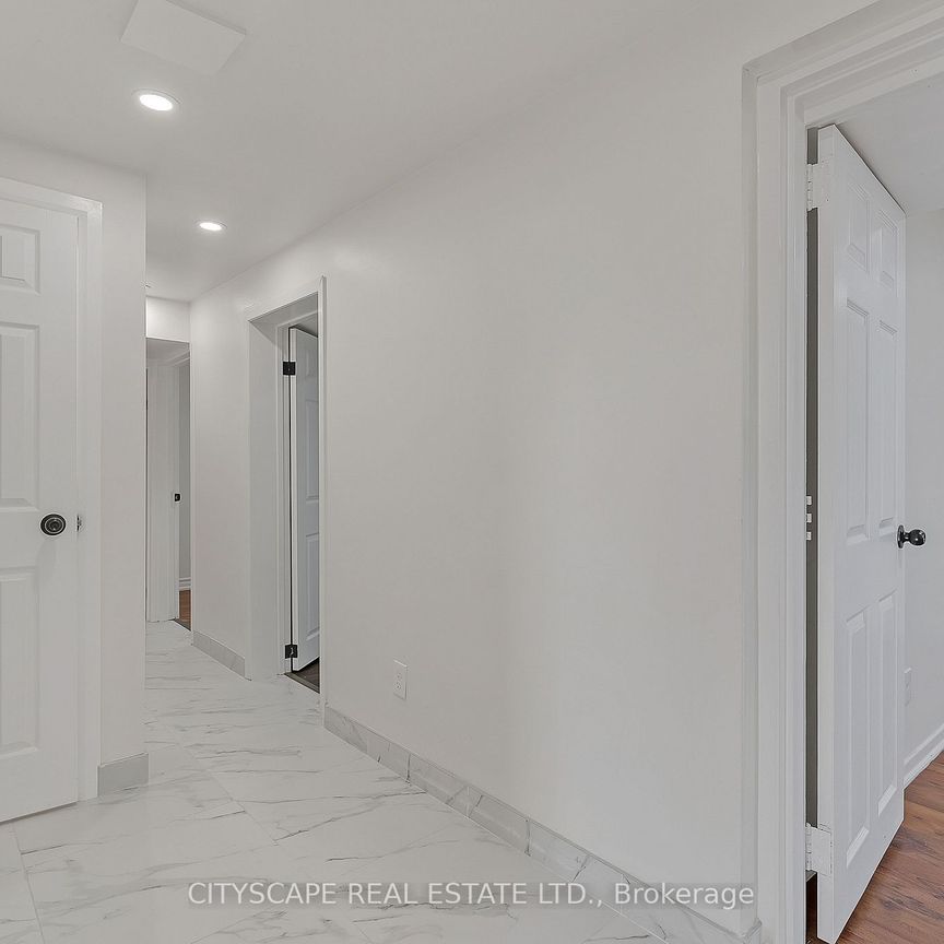 For Lease - 2724 Lake Shore Boulevard, Toronto, Ontario - Photo 1