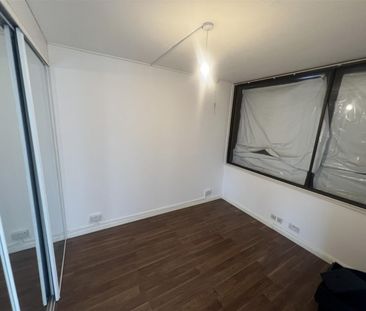 Studio To Let - Photo 3
