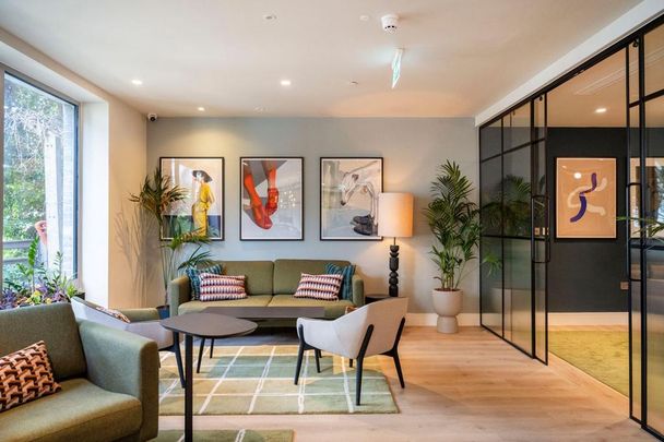 Studio to rent - Photo 1