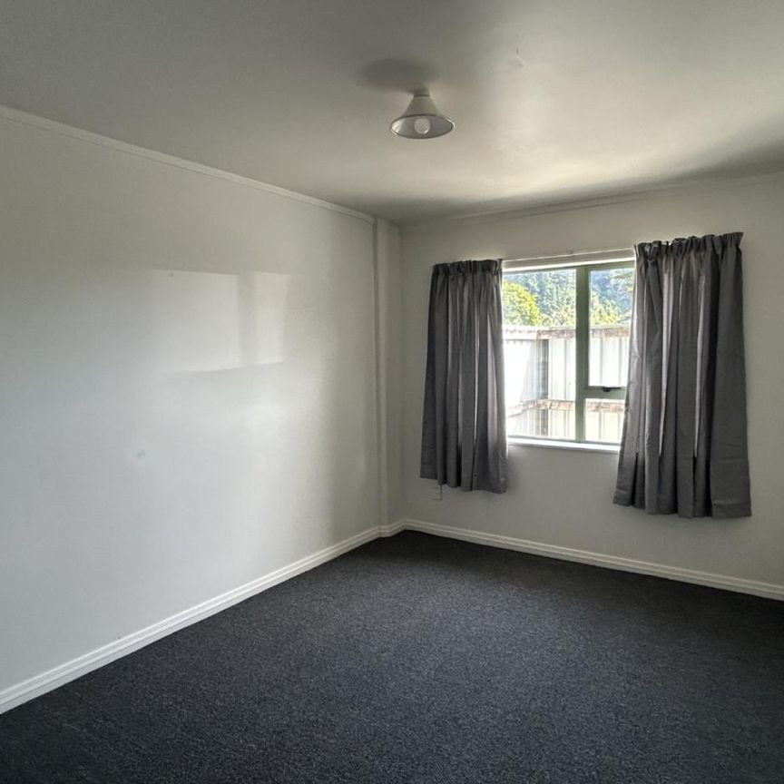 Sunny 2-Bedroom Home for Rent - Photo 1