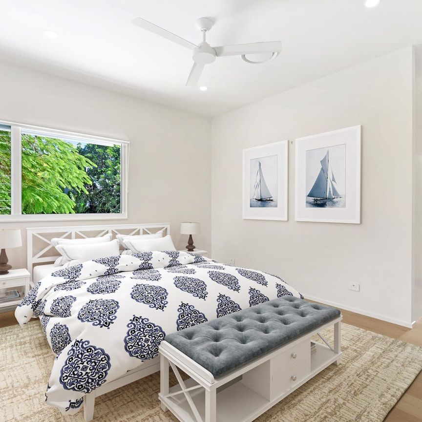 Coastal Luxury Awaits – Stunning Beachside Rental Home - Photo 1