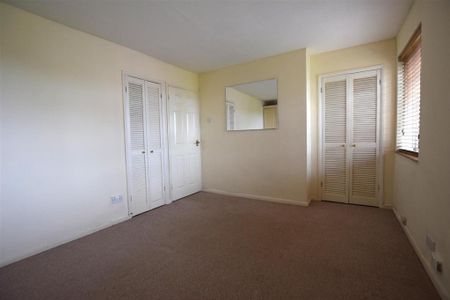2 bedroom semi-detached house to rent - Photo 3