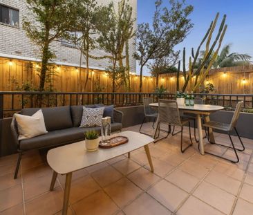 Three Bedroom Townhouse with Parking - Unfurnished - Photo 1