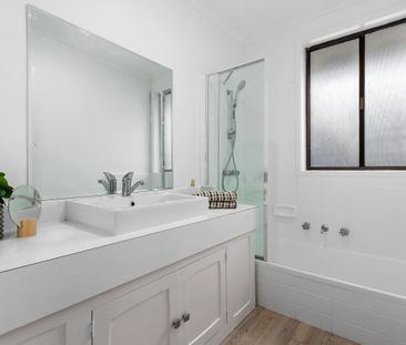 Modern Family Living in Strathmore Heights - Photo 2