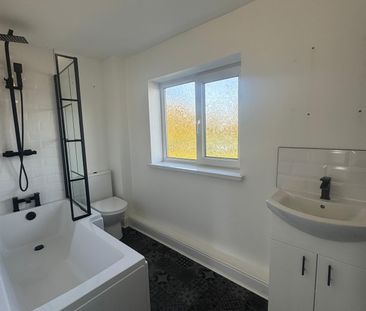 Neasham Avenue, Billingham - Photo 2